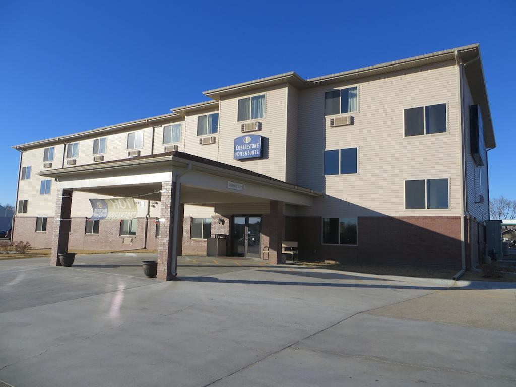 The Edgewood Hotel And Suites Fairbury Ngoại thất bức ảnh