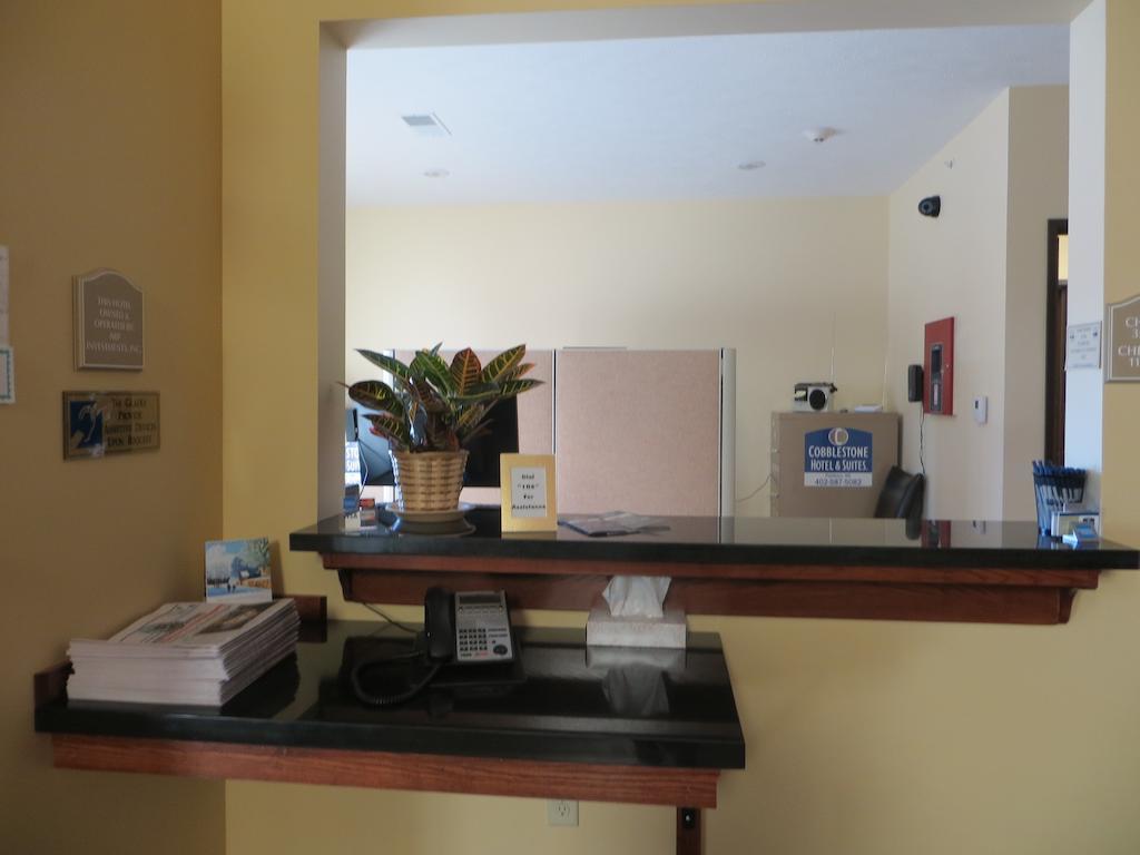 The Edgewood Hotel And Suites Fairbury Ngoại thất bức ảnh