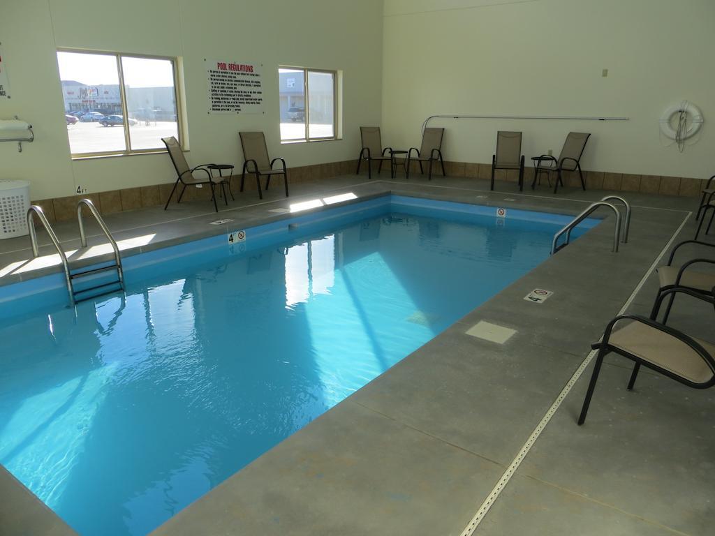 The Edgewood Hotel And Suites Fairbury Ngoại thất bức ảnh