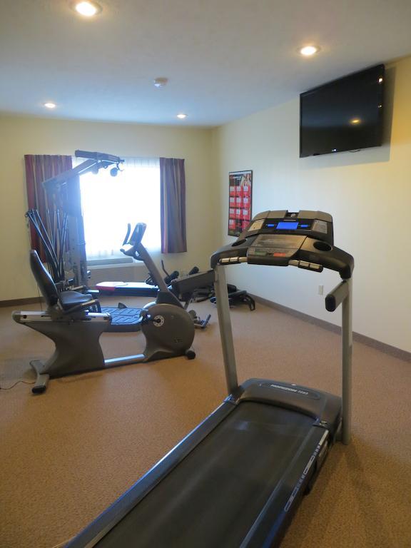 The Edgewood Hotel And Suites Fairbury Ngoại thất bức ảnh